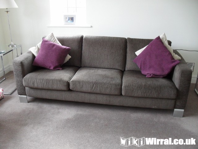 Attached picture settee 004 (640x480).jpg